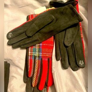 Plaid gloves BNWT